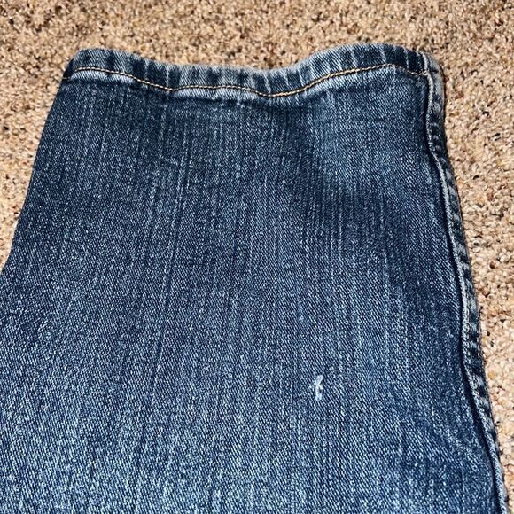 Men’s Wrangler Blue Jeans  - Picture 6 of 6